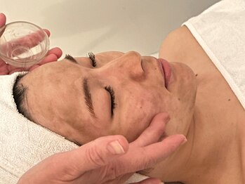 エステティック トリートメント クオリティ(Esthetic Treatments Quality)の写真/長年抱えてきたお肌の悩みに終止符を。大人のための本格エイジングケアで、シミ・シワ改善を叶えます★