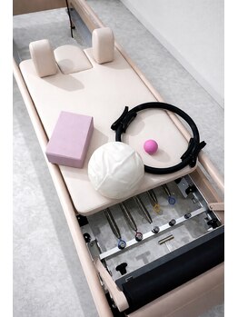 ピケピラティス 東日本橋店(pique pilates)の写真/《ピラティスで姿勢を根本から改善☆》肩こりや腰痛、疲労感などの解消にも!姿勢改善にオススメ♪