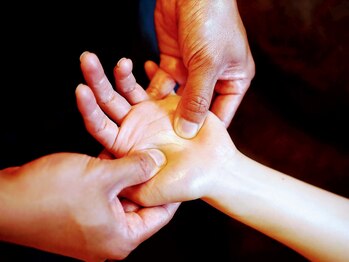 イマニティプラス(IMMUNITY+)/手のひらマッサージ