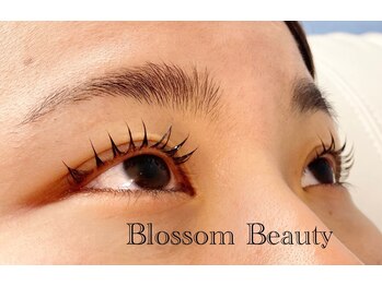 ブロッサムビューティー(Blossom Beauty)/トリートメントで優しくまつパ☆