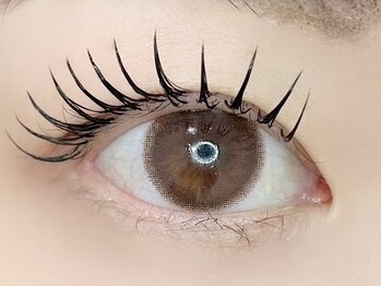 ナネア(nanea)の写真/バラつき・本数などのお悩みも解消*◆ボリュームと軽さが両立できるダブルフラットでエレガントなお目元に*
