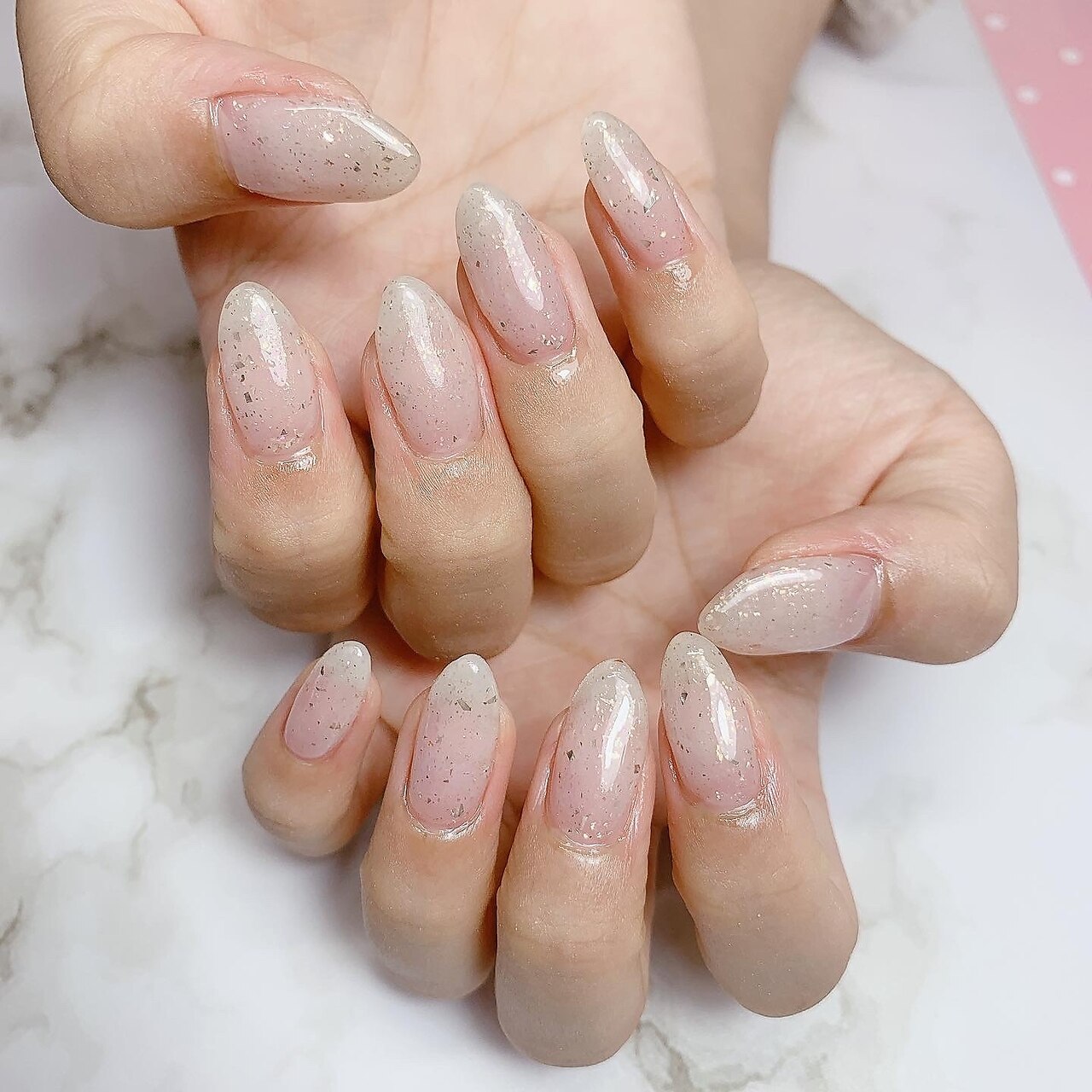 2026年冬トレンド】ホワイト ワンカラー ハンドのネイルデザイン集