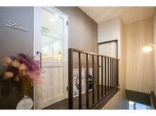 ルノン(Lunon)の雰囲気（大人女性のお悩みに寄り添う落ち着いた店内・完全個室・女性専用）