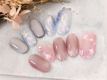 ディバイン ネイルズ(DIVINE NAILS)の写真/魅せるデザイン/300色以上のカラーで何度でも見返したくなる指先に♪大人可愛い～トレンドデザインで彩る☆