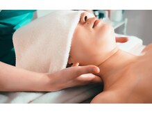 サロンナル(Salon Naru)の雰囲気（頭だけでなく首まわりもゆるめます。）