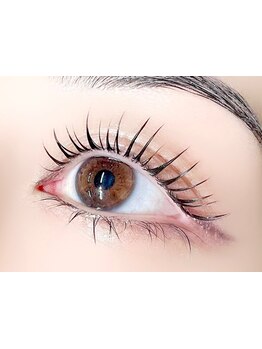 ナチュラル上品な目元にしたい