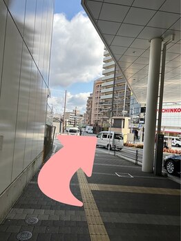 メノア 茨木駅前店(menoa)/直進します