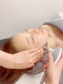 サロンドブーケ 上本町店(salon de bouquet)の写真/【サロンドブーケの超お得なインディバ小顔】大人気の最新インディバでフェイスラインすっきりで華奢みせ◎