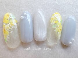 黄色いお花ネイル