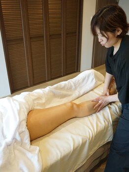 リマーノ 本店(RE:MANO)の写真/矢場町すぐ！デスクワークでむくんだ足をオールハンドの痛気持ちいリンパマッサージで美脚へ整える♪