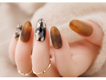 秋のフラワーニュアンスネイル