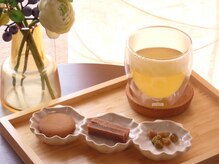 ウルプラス(Uru Plus)の雰囲気（アフターティー（スパイスティー）と茶菓子で施術後もリラックス）