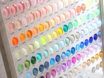 シェル(sHeLL)の写真/お財布に優しく、理想の指先へ。トレンドを押さえた「定額デザイン」で、迷わずおしゃれを楽しめる