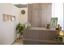 ポラリス(Polaris)の雰囲気（サロン入口カウンターです。アロマの香りでお出迎え）