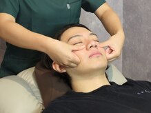 アンドブリンク 恵比寿店(AND BLINQ)/目周りの揉みほぐし