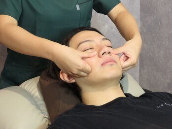 アンドブリンク 恵比寿店(AND BLINQ)/目周りの揉みほぐし