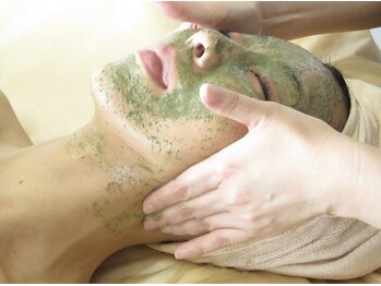 ヴィシャイン(vi shine)/ハーブピーリングで小顔にも！