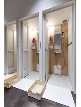 セミパーソナル キックボクシング ターゲット シブヤ(TARGET SHIBUYA)/シャワールーム