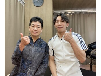 目黒もりおか整骨院/お客様との写真