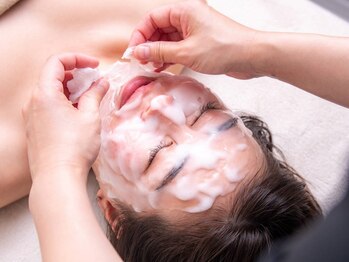 小顔フェイスラボ 新潟駅前店(小顔 Face Labo.)の写真/【小顔＆整体コルギ×炭酸ガスパック】SNSで人気のエニシーグローパック！最強小顔&ツヤ美肌へ導きます♪