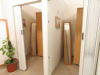 整体院 姫路カイロプラクティックセンター/【更衣室】