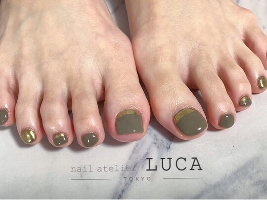 2025年冬】シンプル フレンチ フットのネイルデザイン集｜人気順  