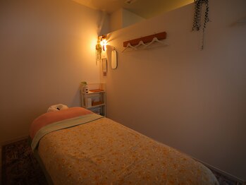 リベレ 覚王山(LIBERER)/奥のお部屋 夜