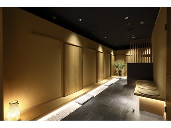 ほぐりら/浜松町大門の和モダン整体空間
