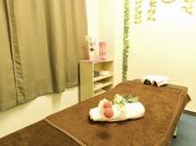 中国式リラクゼーションサロン四つ葉の雰囲気(個室完備!ゆったり施術を受けられます♪(受付スペースです♪))