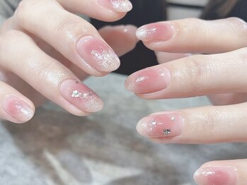 サリナスネイル(SARINASNAIL)の写真/【ニュアンスこだわり¥7500～】独自の＜可愛い＆お洒落＞を再現◇豊富なアートデザインのセンスにも定評◎