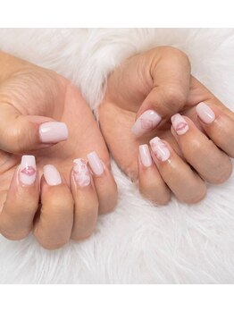 ピンク×リップネイル