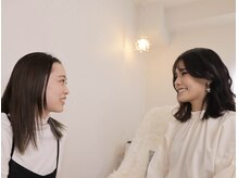 まつげとまゆげ/４.ソファーでのカウンセリング