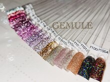 ≪25色のキラキラご用意≫フラッシュネイルで華やかさをプラス♪特別な日も普段の日も楽しめるデザインです