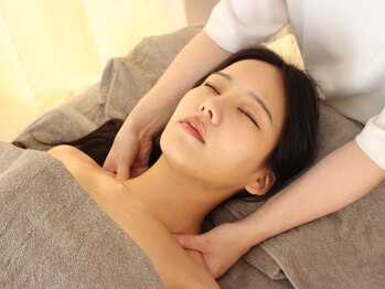 アリビオ(Alibio)/鎖骨周りも綺麗な仕上がり