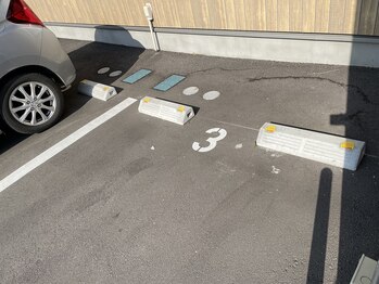 モア(MORE)/《駐車場》