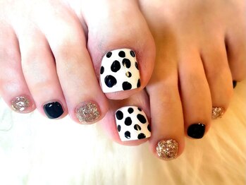 アミュリー ネイル アトリエ(Amury nail atelier)/ダルメシアン 大人 シンプル