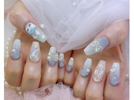 水色グラデーション 痛ネイル