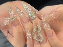 スカルプ・チップでの長さだしデザインも◎