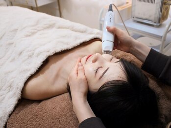 アイリーン(IRENE)/EMSでお顔スッキリ