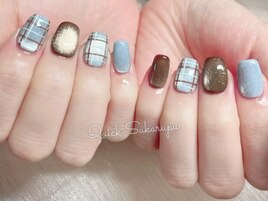 涼しげカラーのショートネイル！