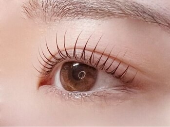 ニコ(nico)の写真/【話題のパリジェンヌでパッチリeyeに!】華やかでボリューム感が出てお目元の印象UP!朝のメイクも時短に♪