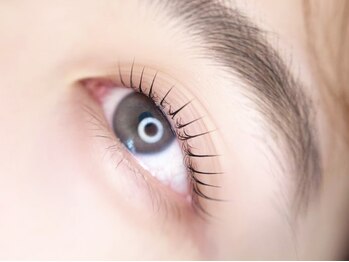 ルテナ(Lutena)の写真/初めての方でも安心のベテランアイリスト担当◎理想の仕上がりを叶えるカウンセリング力に自信あり♪