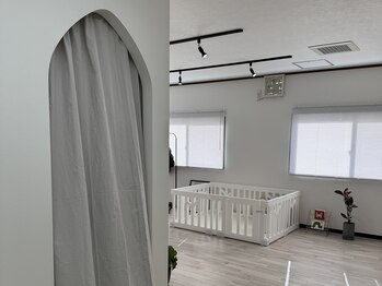 nestの写真/【お子様同伴可】プライベートサロンでママさんもお洒落を楽しんでください♪お車でのご来店もOK！