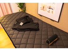 ヨサパーク ル シエル(YOSAPARK Le-ciel)の雰囲気（特別な鉱石が練り込まれた服を着てリンパマッサージ）