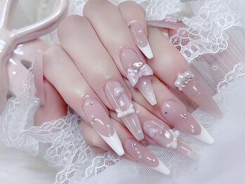 リンネイル 新大久保店(Rin Nail)の写真/【迷うほど種類豊富なパーツをご用意★】特別な日に特別なネイルデザインを★輝き溢れる大人可愛い指先に◎