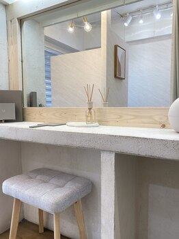 コハク クゲヌマ(COHAQ KUGENUMA)/ドレッサー、店内