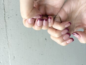 ワンカラーにフレンチ