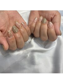 くすみグリーン