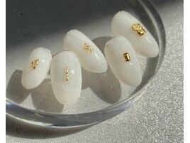 シンプルゴールドネイル