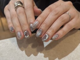 グレーシルバーニュアンスネイル
